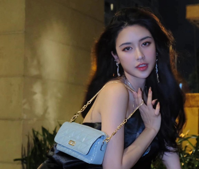 Diễn viên Quyên Qui không còn dám nói chuyện tình yêu
- Ảnh 2. Diễn viên Quyên Qui không còn dám nói chuyện tình yêu
- Ảnh 2.