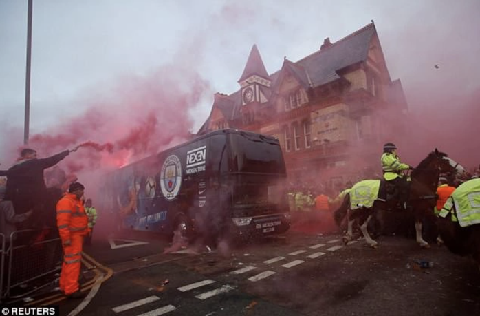 Cảnh sát Merseyside tăng cường phong tỏa trước trận Cảnh sát Merseyside tăng cường phong tỏa trước trận
