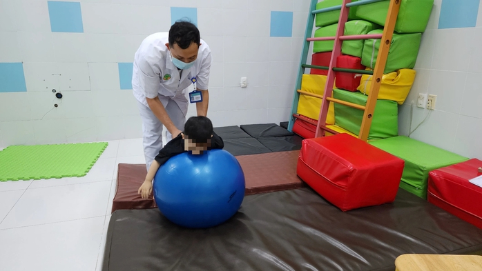Lần đầu tiên, nhà khoa học Việt phát hiện đột biến gien gây tăng nguy cơ tự kỉ ở trẻ- Ảnh 1. Lần đầu tiên, nhà khoa học Việt phát hiện đột biến gien gây tăng nguy cơ tự kỉ ở trẻ- Ảnh 1.
