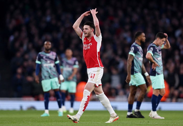 Kai Havertz tỏa sáng derby, Arsenal chiếm ngôi đầu Ngoại hạng Anh- Ảnh 2. Kai Havertz tỏa sáng derby, Arsenal chiếm ngôi đầu Ngoại hạng Anh- Ảnh 2.