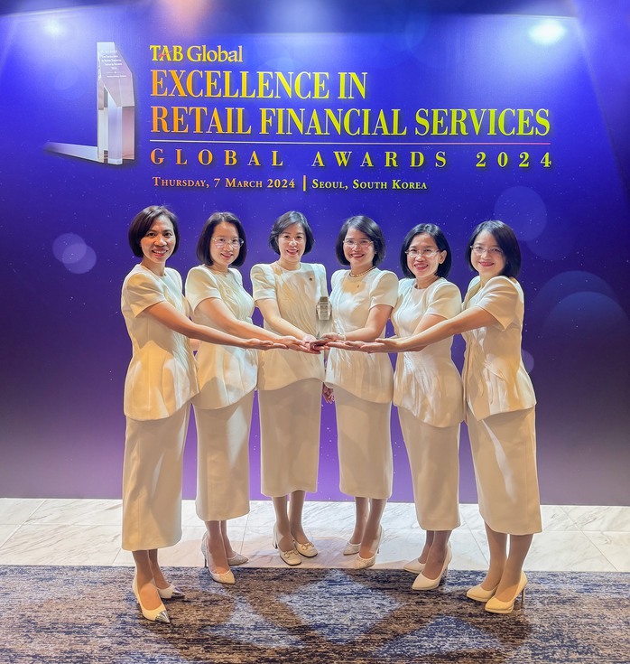 BIDV lập kỷ lục 9 lần nhận giải thưởng Ngân hàng Bán lẻ tốt nhất Việt Nam- Ảnh 2. BIDV lập kỷ lục 9 lần nhận giải thưởng Ngân hàng Bán lẻ tốt nhất Việt Nam- Ảnh 2.