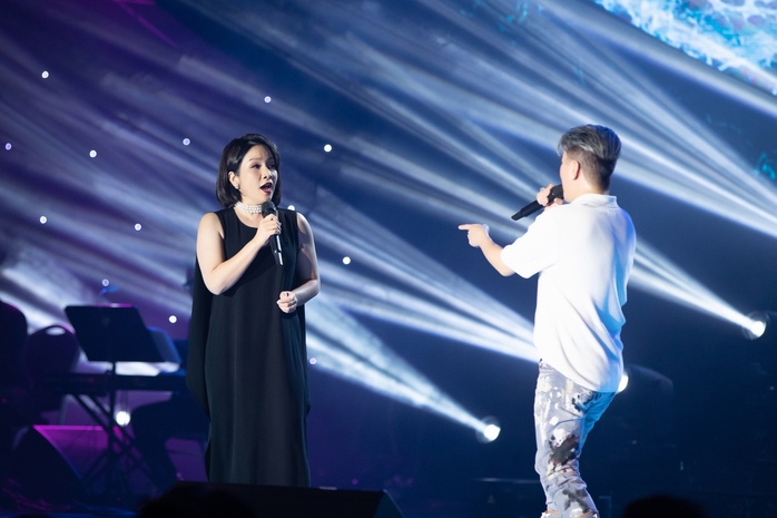 Khi Mỹ Linh hát bolero
- Ảnh 1. Khi Mỹ Linh hát bolero
- Ảnh 1.