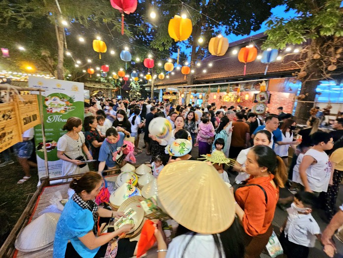 Một lễ hội văn hóa ẩm thực ở TP HCM vừa đón lượng khách kỷ lục - Ảnh 3. Một lễ hội văn hóa ẩm thực ở TP HCM vừa đón lượng khách kỷ lục - Ảnh 3.
