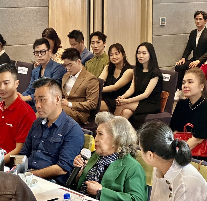 NSND Bạch Tuyết tâm huyết với Học viện Cải lương- Ảnh 3. NSND Bạch Tuyết tâm huyết với Học viện Cải lương- Ảnh 3.