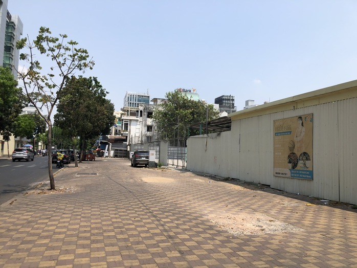 Cận cảnh những vỉa hè khu trung tâm TP HCM sắp được cho thuê- Ảnh 5. Cận cảnh những vỉa hè khu trung tâm TP HCM sắp được cho thuê- Ảnh 5.
