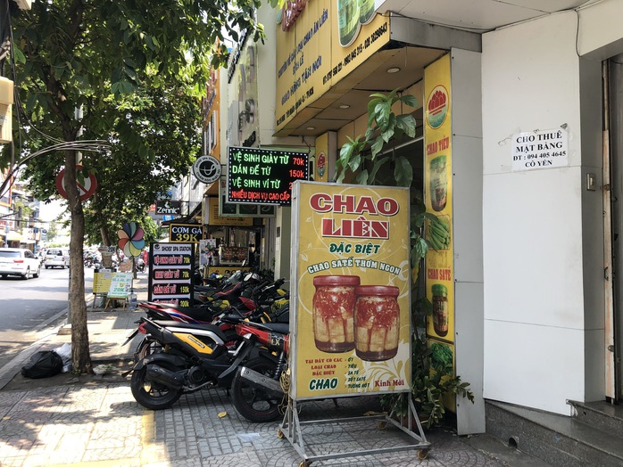 Cận cảnh những vỉa hè khu trung tâm TP HCM sắp được cho thuê- Ảnh 6. Cận cảnh những vỉa hè khu trung tâm TP HCM sắp được cho thuê- Ảnh 6.
