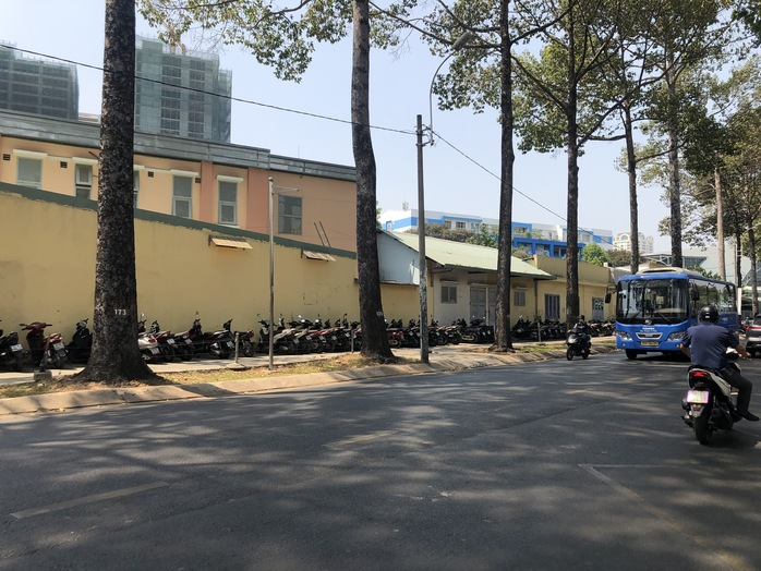 Cận cảnh những vỉa hè khu trung tâm TP HCM sắp được cho thuê- Ảnh 2. Cận cảnh những vỉa hè khu trung tâm TP HCM sắp được cho thuê- Ảnh 2.