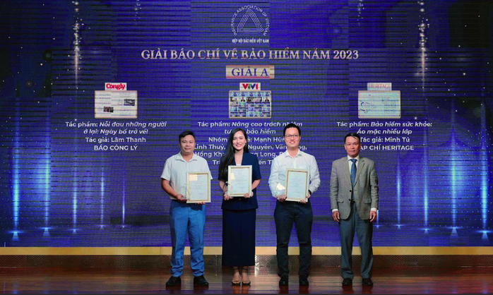 Phóng viên Báo Người Lao Động đoạt Giải Báo chí về Bảo hiểm 2023- Ảnh 2. Phóng viên Báo Người Lao Động đoạt Giải Báo chí về Bảo hiểm 2023- Ảnh 2.