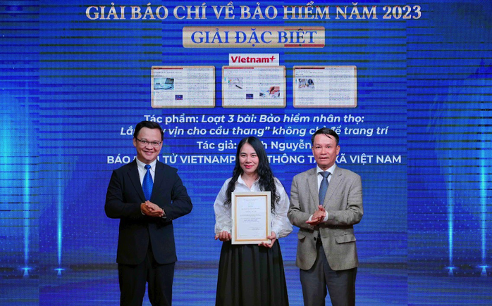 Phóng viên Báo Người Lao Động đoạt Giải Báo chí về Bảo hiểm 2023- Ảnh 1. Phóng viên Báo Người Lao Động đoạt Giải Báo chí về Bảo hiểm 2023- Ảnh 1.