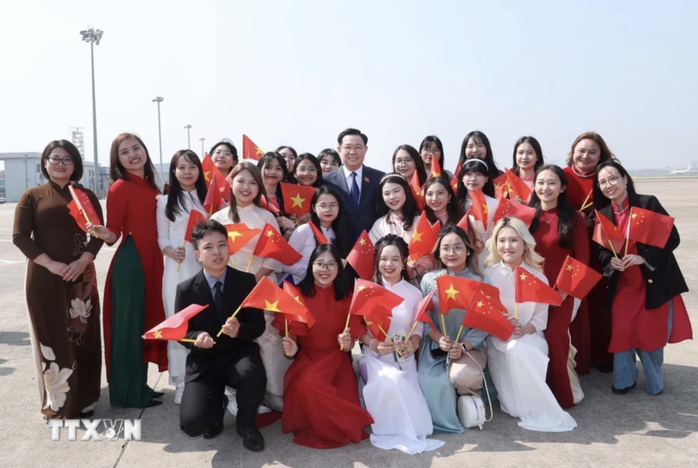 Chủ tịch QH Vương Đình Huệ thăm Trung tâm lập pháp Hồng Kiều ở Thượng Hải- Ảnh 5. Chủ tịch QH Vương Đình Huệ thăm Trung tâm lập pháp Hồng Kiều ở Thượng Hải- Ảnh 5.