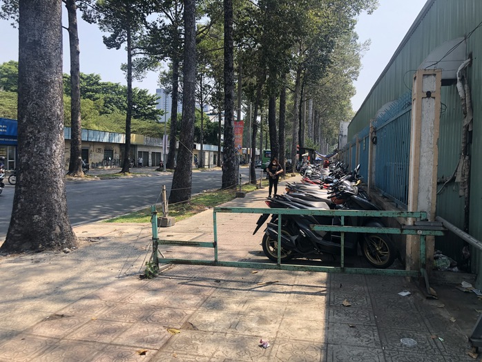 Cận cảnh những vỉa hè khu trung tâm TP HCM sắp được cho thuê- Ảnh 1. Cận cảnh những vỉa hè khu trung tâm TP HCM sắp được cho thuê- Ảnh 1.