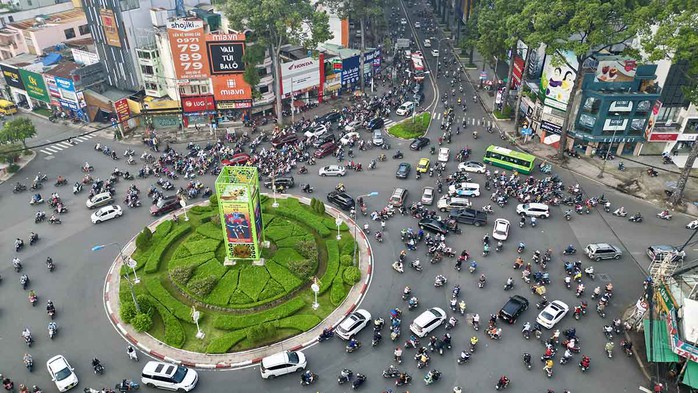7 vòng xoay nào ở TP HCM được đề nghị cải tạo?- Ảnh 2. 7 vòng xoay nào ở TP HCM được đề nghị cải tạo?- Ảnh 2.