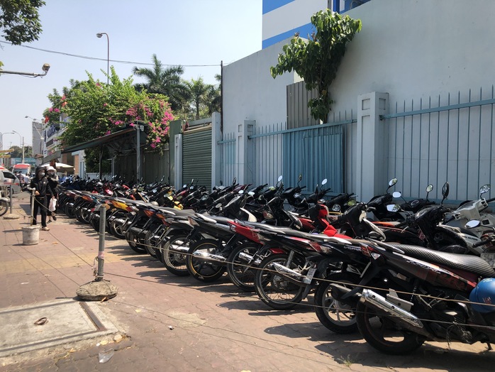 Cận cảnh những vỉa hè khu trung tâm TP HCM sắp được cho thuê- Ảnh 4. Cận cảnh những vỉa hè khu trung tâm TP HCM sắp được cho thuê- Ảnh 4.