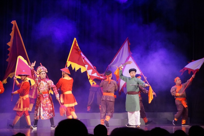 Vở sử Việt về Lê Văn Duyệt thu hút khán giả trẻ- Ảnh 4. Vở sử Việt về Lê Văn Duyệt thu hút khán giả trẻ- Ảnh 4.