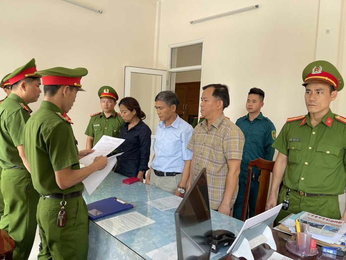Bắt 3 nguyên Trưởng Phòng Giáo dục và Đào tạo ở Quảng Nam- Ảnh 1. Bắt 3 nguyên Trưởng Phòng Giáo dục và Đào tạo ở Quảng Nam- Ảnh 1.