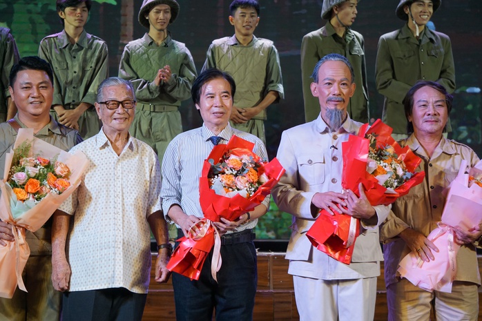 NSND Giang Mạnh Hà dốc sức với chương trình đặc biệt về hình tượng Bác Hồ- Ảnh 1. NSND Giang Mạnh Hà dốc sức với chương trình đặc biệt về hình tượng Bác Hồ- Ảnh 1.