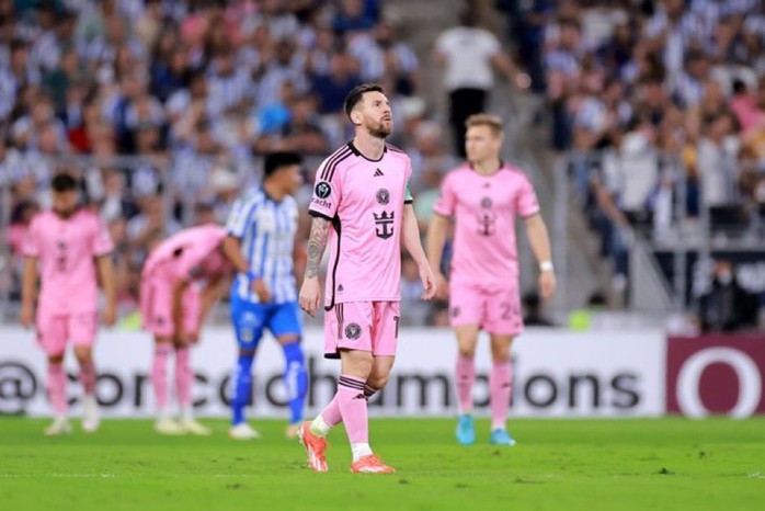 Inter Miami của Messi bị loại khỏi CONCACAF Club, fan hô vang tên Ronaldo- Ảnh 1. Inter Miami của Messi bị loại khỏi CONCACAF Club, fan hô vang tên Ronaldo- Ảnh 1.