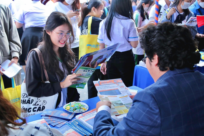 Lương và thưởng vẫn là ưu tiên khi tìm việc- Ảnh 1. Lương và thưởng vẫn là ưu tiên khi tìm việc- Ảnh 1.