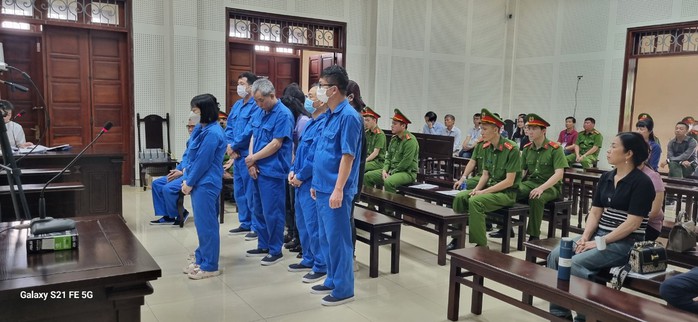 Bị cáo Đỗ Hữu Ca bị đề nghị 10-11 năm tù- Ảnh 1. Bị cáo Đỗ Hữu Ca bị đề nghị 10-11 năm tù- Ảnh 1.