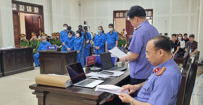 Bị cáo Đỗ Hữu Ca nói "nuối tiếc vì một lần duy nhất trong cuộc đời phạm tội"- Ảnh 1. Bị cáo Đỗ Hữu Ca nói "nuối tiếc vì một lần duy nhất trong cuộc đời phạm tội"- Ảnh 1.