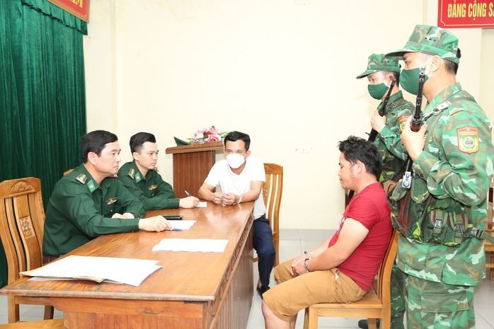 Bắt giữ 2 đối tượng vận chuyển số lượng ma túy Bắt giữ 2 đối tượng vận chuyển số lượng ma túy