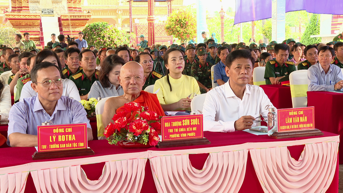 Sóc Trăng làm lễ xuất quân thực hiện hoạt động đặc biệt - Ảnh 1. Sóc Trăng làm lễ xuất quân thực hiện hoạt động đặc biệt - Ảnh 1.