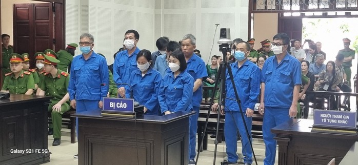 Bị cáo Đỗ Hữu Ca bị tuyên án 10 năm tù- Ảnh 3. Bị cáo Đỗ Hữu Ca bị tuyên án 10 năm tù- Ảnh 3.