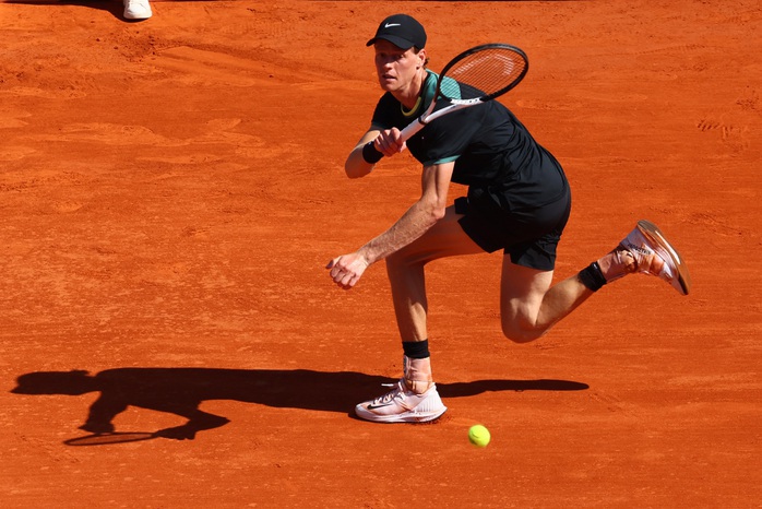 Bất ngờ ở Monte Carlo, Djokovic và Sinner dừng bước ở bán kết- Ảnh 2. Bất ngờ ở Monte Carlo, Djokovic và Sinner dừng bước ở bán kết- Ảnh 2.
