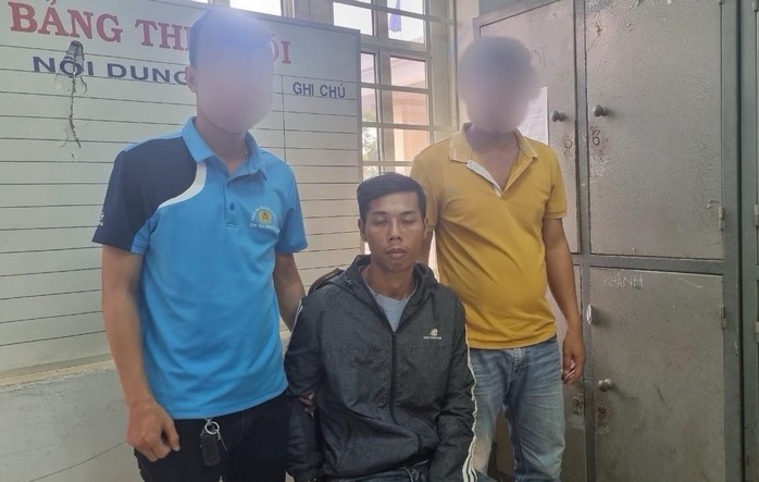 Truy bắt thành công đối tượng cướp giật tài sản- Ảnh 1. Truy bắt thành công đối tượng cướp giật tài sản- Ảnh 1.