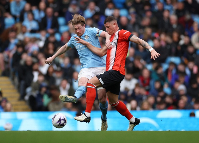 Man City chiếm ngôi đầu, Man United bị hất văng Top 6- Ảnh 3. Man City chiếm ngôi đầu, Man United bị hất văng Top 6- Ảnh 3.