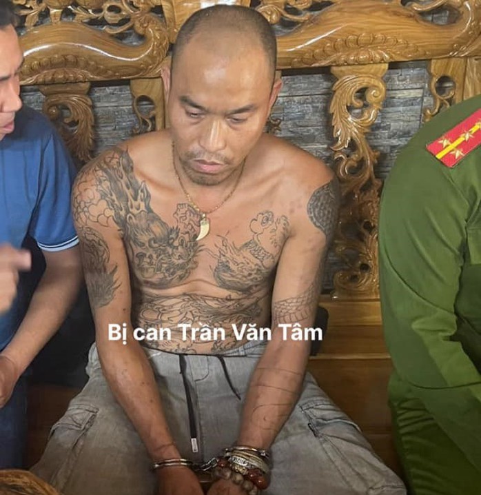 Bắt đại ca “Tâm Hê”, thu giữ “kho” vũ khí nguy hiểm- Ảnh 1. Bắt đại ca “Tâm Hê”, thu giữ “kho” vũ khí nguy hiểm- Ảnh 1.