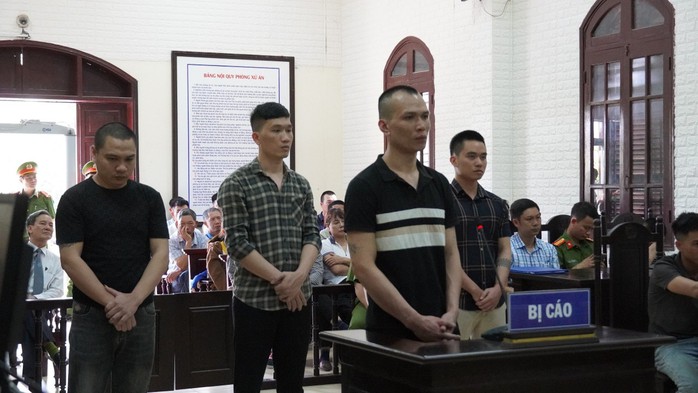 Tuyên tử hình 3 bị cáo vì buôn bán 3,4kg ma túy ở Quảng Bình- Ảnh 1. Tuyên tử hình 3 bị cáo vì buôn bán 3,4kg ma túy ở Quảng Bình- Ảnh 1.