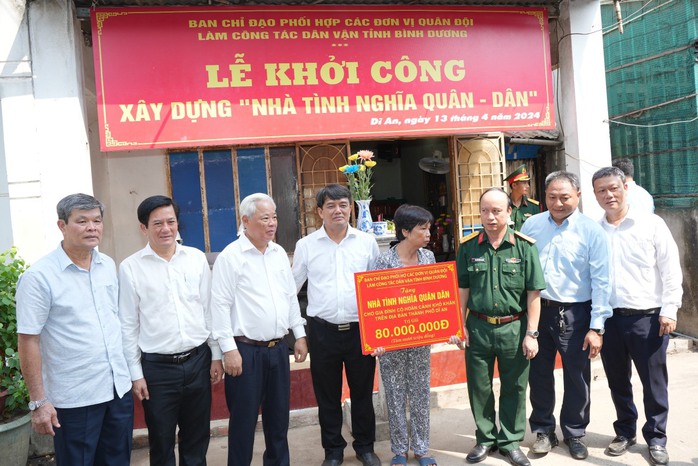 Bình Dương ra quân làm công tác dân vận- Ảnh 3. Bình Dương ra quân làm công tác dân vận- Ảnh 3.