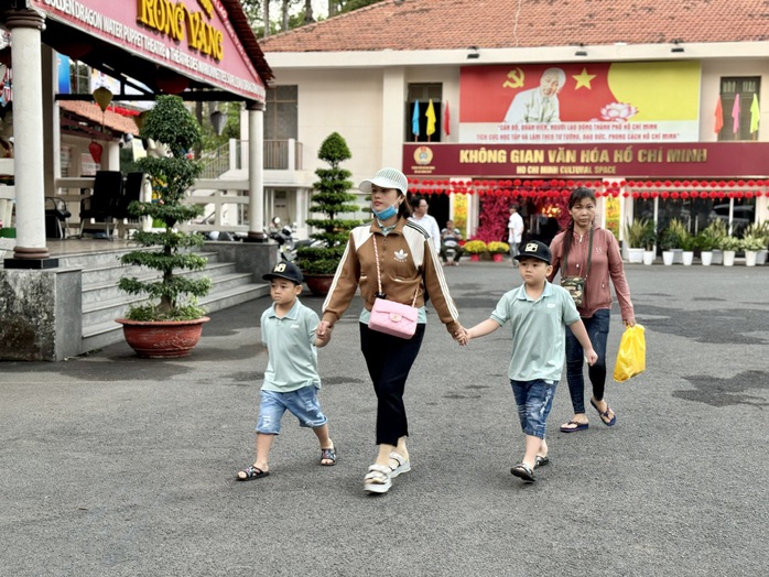 Được nghỉ lễ dài ngày, người lao động dự định gì?- Ảnh 4. Được nghỉ lễ dài ngày, người lao động dự định gì?- Ảnh 4.