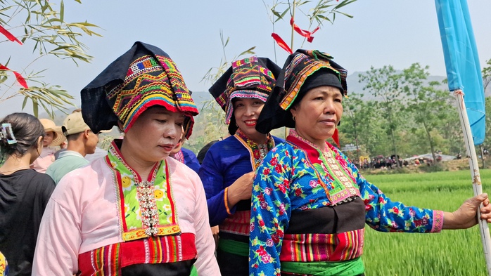 Video: Đặc sắc Tết té nước của dân tộc Lào ở Điện Biên- Ảnh 15. Video: Đặc sắc Tết té nước của dân tộc Lào ở Điện Biên- Ảnh 15.