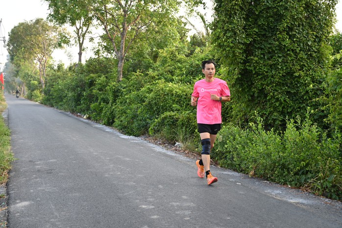 Một runner “test” đường chạy Ảnh: PDC Một runner “test” đường chạy Ảnh: PDC
