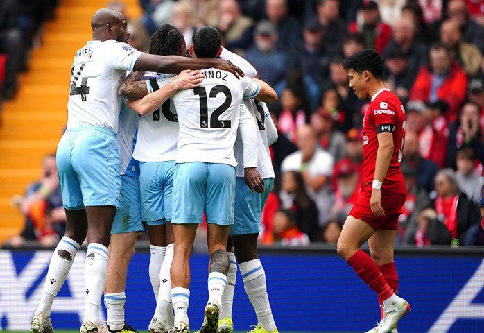 Thua Crystal Palace, Liverpool gặp bất lợi lớn khi đua vô địch Anh- Ảnh 2. Thua Crystal Palace, Liverpool gặp bất lợi lớn khi đua vô địch Anh- Ảnh 2.