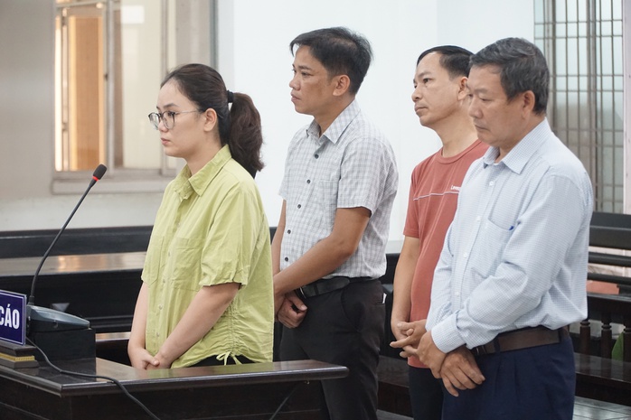 HĐXX tuyên phạt các bị cáo dưới khung đề nghị của cơ quan công tố HĐXX tuyên phạt các bị cáo dưới khung đề nghị của cơ quan công tố
