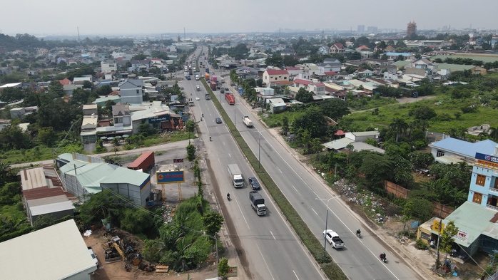 Kiến nghị đầu tư làn dừng khẩn cấp trên đường Mỹ Phước- Tân Vạn- Ảnh 2. Kiến nghị đầu tư làn dừng khẩn cấp trên đường Mỹ Phước- Tân Vạn- Ảnh 2.