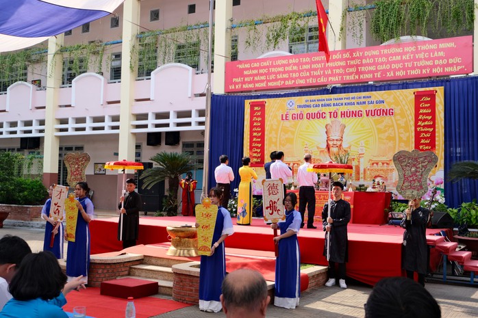 Nói về Nói về