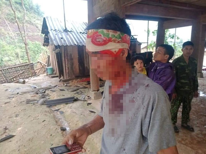 Mưa đá, lốc xoáy khiến nhiều nhà dân bị hư hỏng- Ảnh 4.