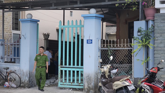 Một người chết, 3 người bị thương vì tường sập- Ảnh 1. Một người chết, 3 người bị thương vì tường sập- Ảnh 1.