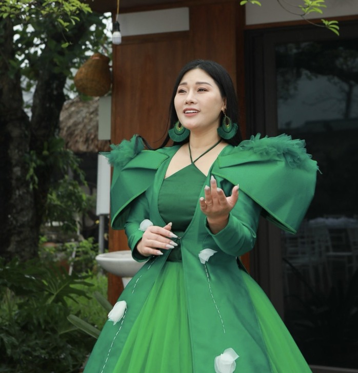 NSƯT Hương Giang làm mới ca khúc cách mạng- Ảnh 1. NSƯT Hương Giang làm mới ca khúc cách mạng- Ảnh 1.