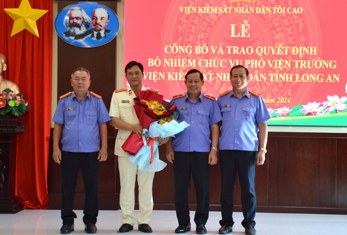 Ông Lê Thành Bông làm Phó Viện trưởng VKSND tỉnh Long An- Ảnh 1. Ông Lê Thành Bông làm Phó Viện trưởng VKSND tỉnh Long An- Ảnh 1.