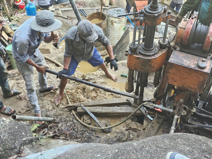 Khẩn cấp ngăn sự cố hầm đường sắt- Ảnh 1. Khẩn cấp ngăn sự cố hầm đường sắt- Ảnh 1.