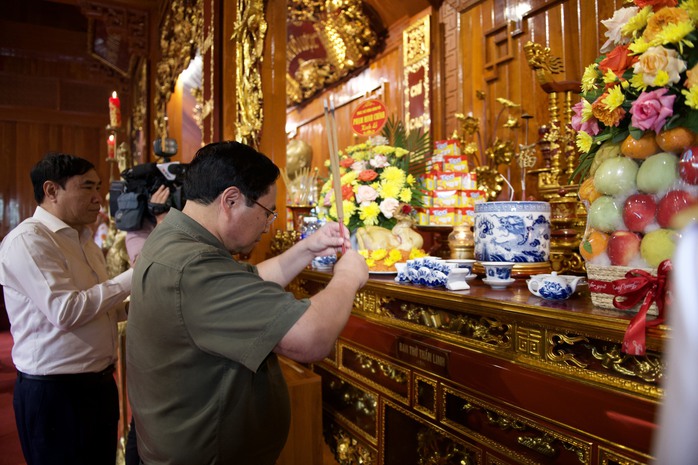Thủ tướng dâng hương tưởng niệm Đại tướng Võ Nguyên Giáp tại Mường Phăng- Ảnh 2. Thủ tướng dâng hương tưởng niệm Đại tướng Võ Nguyên Giáp tại Mường Phăng- Ảnh 2.