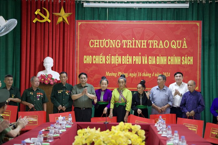 Thủ tướng dâng hương tưởng niệm Đại tướng Võ Nguyên Giáp tại Mường Phăng- Ảnh 1. Thủ tướng dâng hương tưởng niệm Đại tướng Võ Nguyên Giáp tại Mường Phăng- Ảnh 1.
