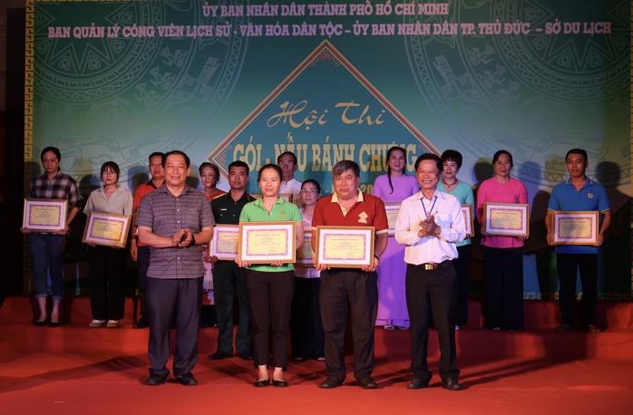 TP HCM: Thi gói, nấu bánh chưng dâng Vua Hùng- Ảnh 5.