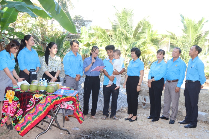 Khởi công xây dựng Mái ấm Công đoàn ở Khánh Hòa
- Ảnh 2. Khởi công xây dựng Mái ấm Công đoàn ở Khánh Hòa
- Ảnh 2.