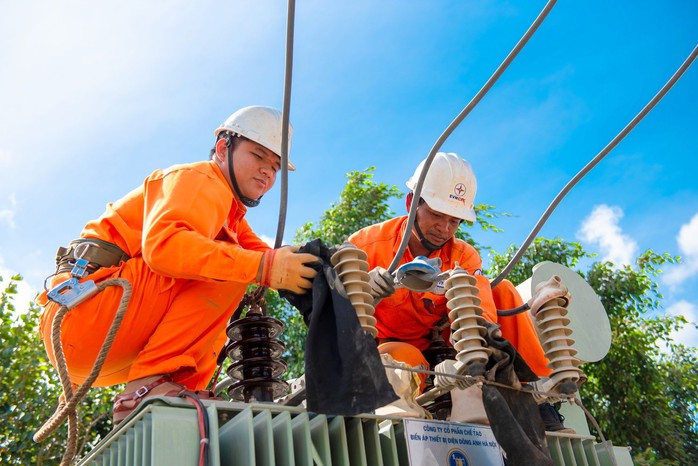 EVNCPC bảo đảm cung cấp điện dịp Giỗ Tổ Hùng Vương, lễ 30-4 và 1-5- Ảnh 1. EVNCPC bảo đảm cung cấp điện dịp Giỗ Tổ Hùng Vương, lễ 30-4 và 1-5- Ảnh 1.